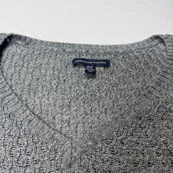 American Eagle Outfitters Sweater Women's XS-S Gray V Neck Knit Sweater Cozy - Picture 3 of 6